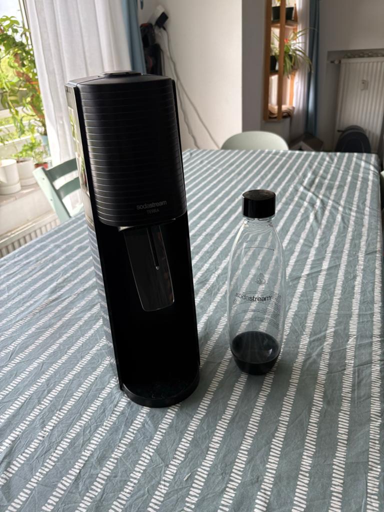 Sodastream Terra met 5 flessen, Witgoed en Apparatuur, Bruiswatermachines, Ophalen of Verzenden, Zo goed als nieuw