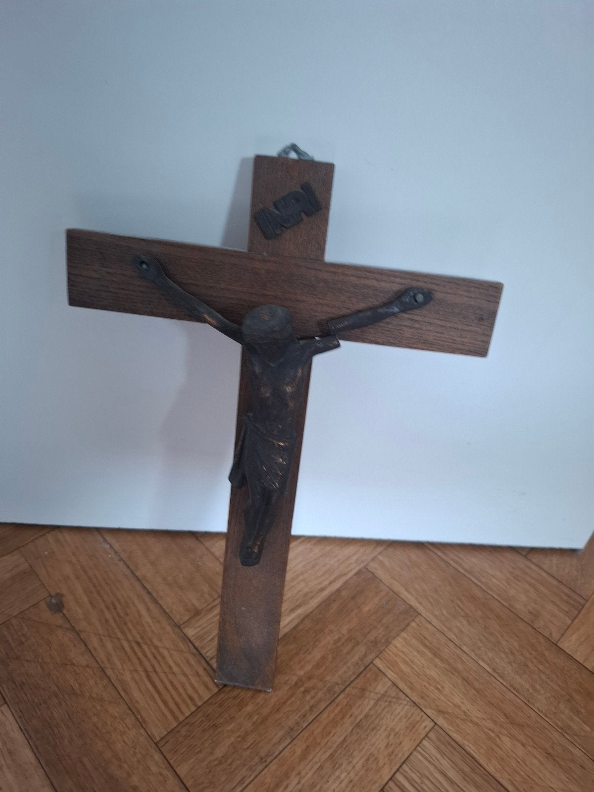 Vintage Kruisbeeld met Gebroken Arm - 30x20 cm, Ophalen of Verzenden