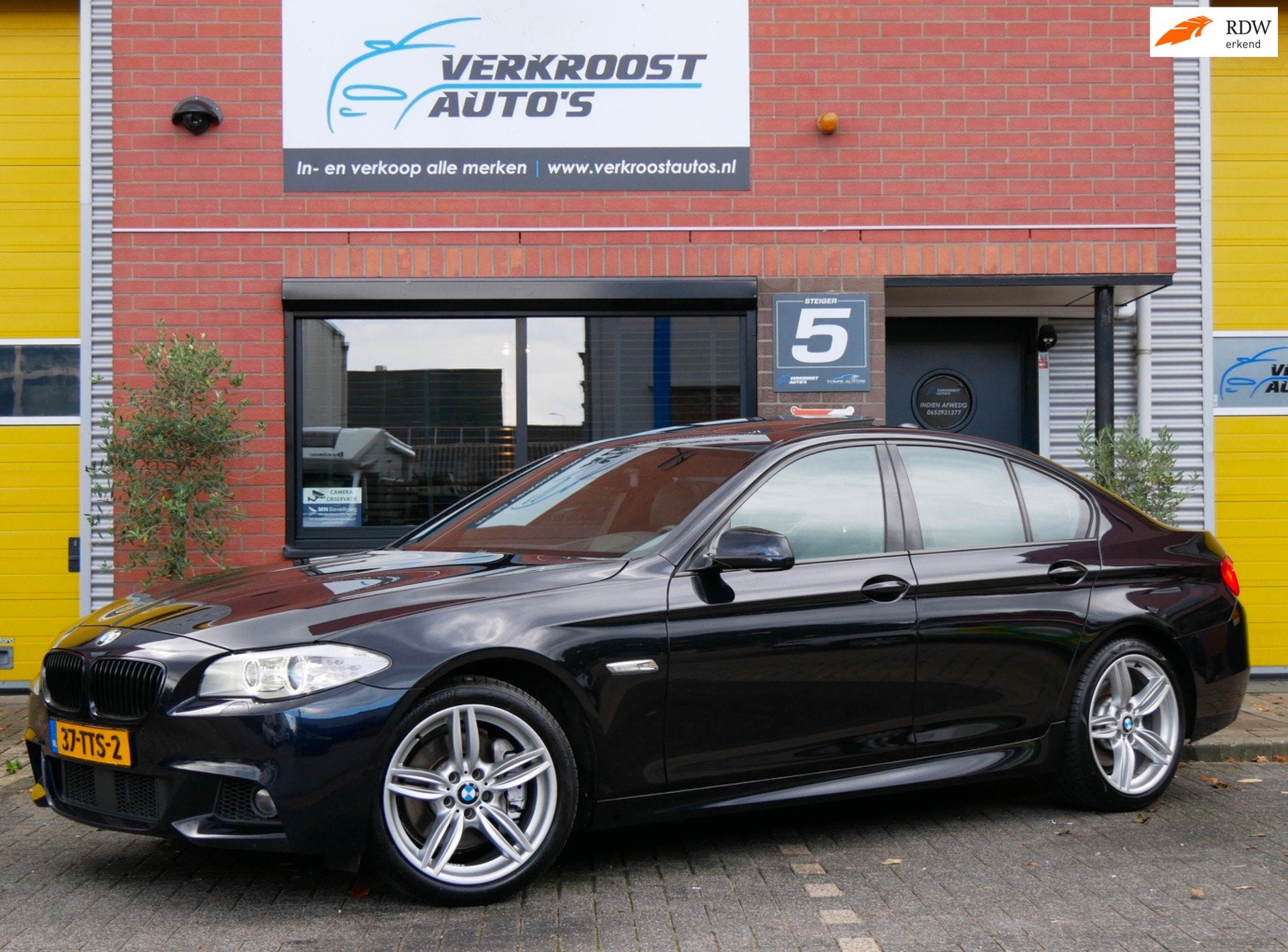 BMW 5-serie 528i High Executive m-pakket. schuifdak. memory., Auto's, BMW, Euro 5, Achterwielaandrijving, Gebruikt, Zwart