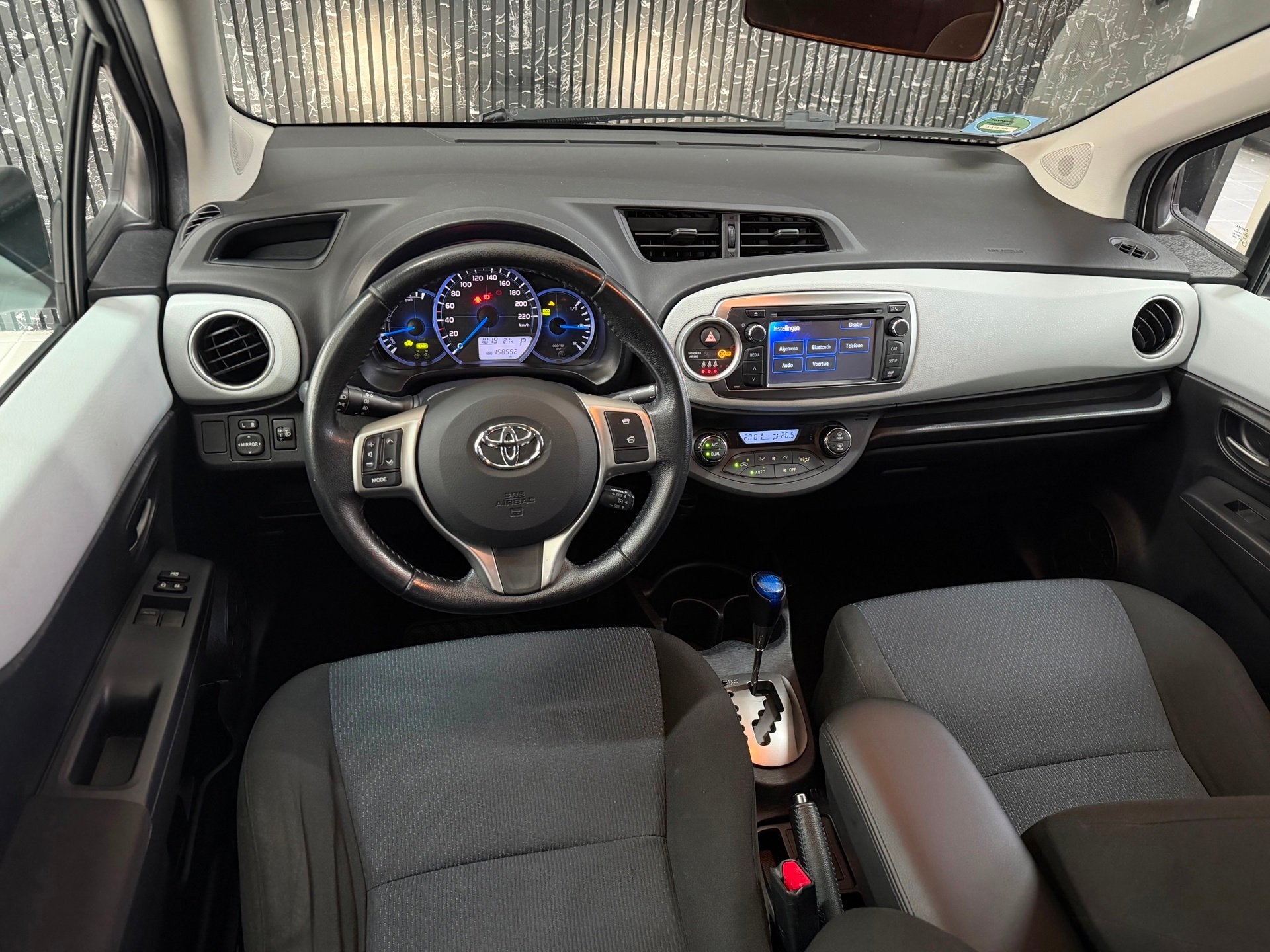 Toyota Yaris 1.5 Hybrid Automaat | camera | Navi | dealer OH, Euro 5, 1497 cc, Gebruikt, 4 cilinders