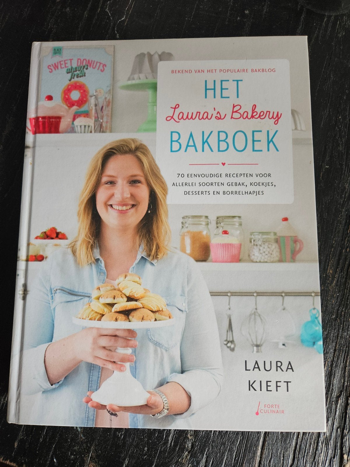 Laura Kieft - Het Laura’s bakery bakboek, Boeken, Ophalen of Verzenden, Zo goed als nieuw, Laura Kieft