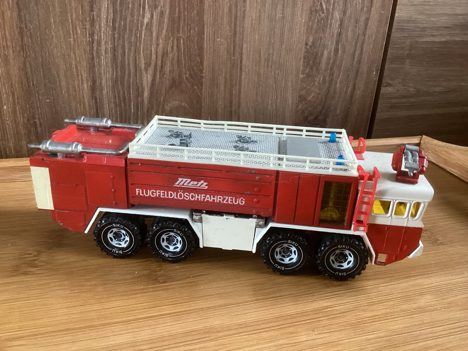Vintage Siku Metz Flughafenlöschfahrzeug Brandweerauto, Ophalen of Verzenden, Gebruikt