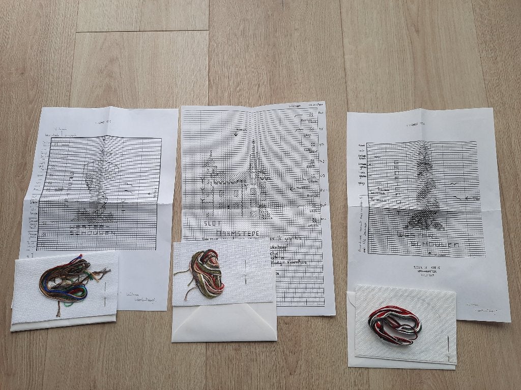 3 kleine borduurpatronen Burgh-Haamstede Zeeland, Ophalen of Verzenden, Zo goed als nieuw, Handborduren, Patroon
