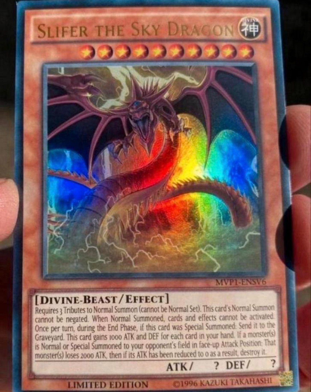 Yu-Gi-Oh! Slifer the Sky Dragon MVP1 Limited Edition !, Ophalen of Verzenden, Zo goed als nieuw, Losse kaart, Foil