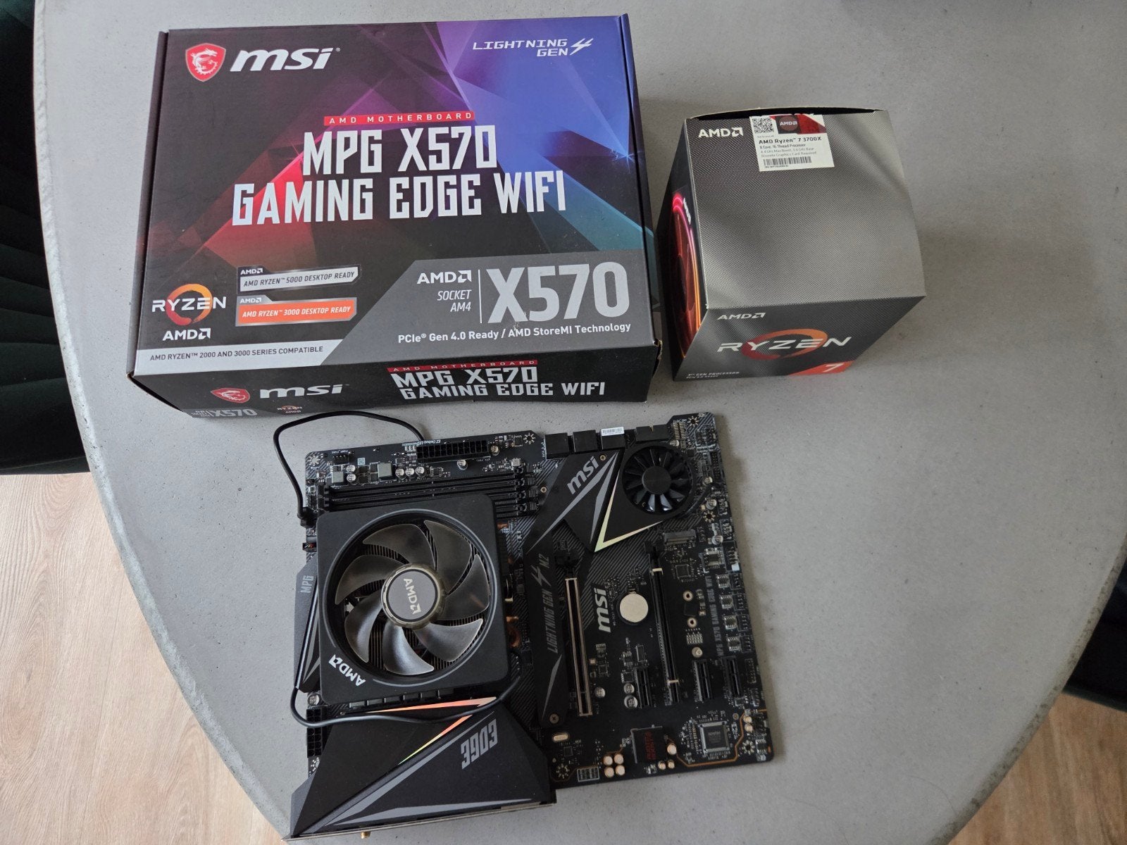 MSI MPG X570 Gaming Edge Wifi met AMD Ryzen 7 3700X, Ophalen, DDR4, AM4, Zo goed als nieuw
