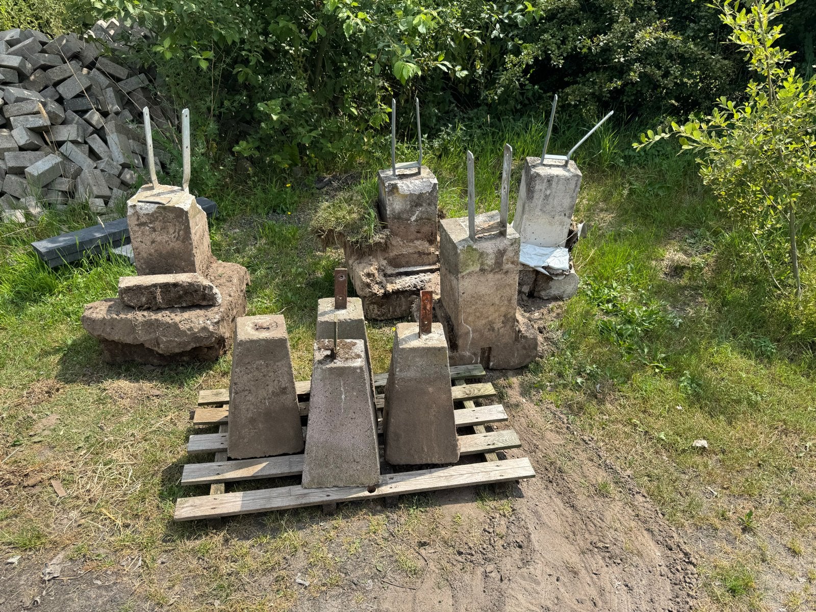 Betonnen poeren: 4 grote, Ophalen, Gebruikt