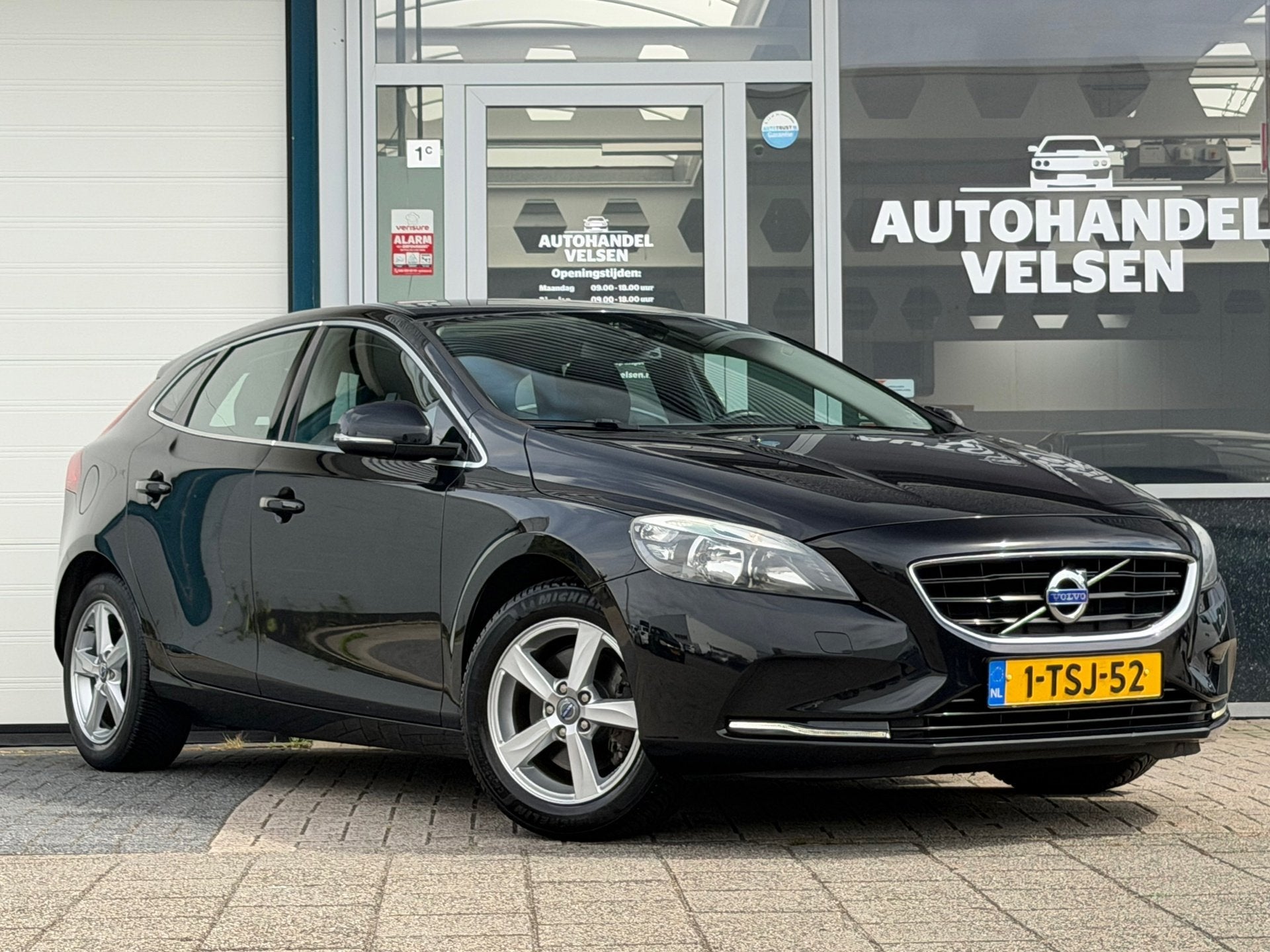 Volvo V40 1.6 T3 Momentum Nap Navi Pdc, Voorwielaandrijving, Gebruikt, 4 cilinders, 150 pk