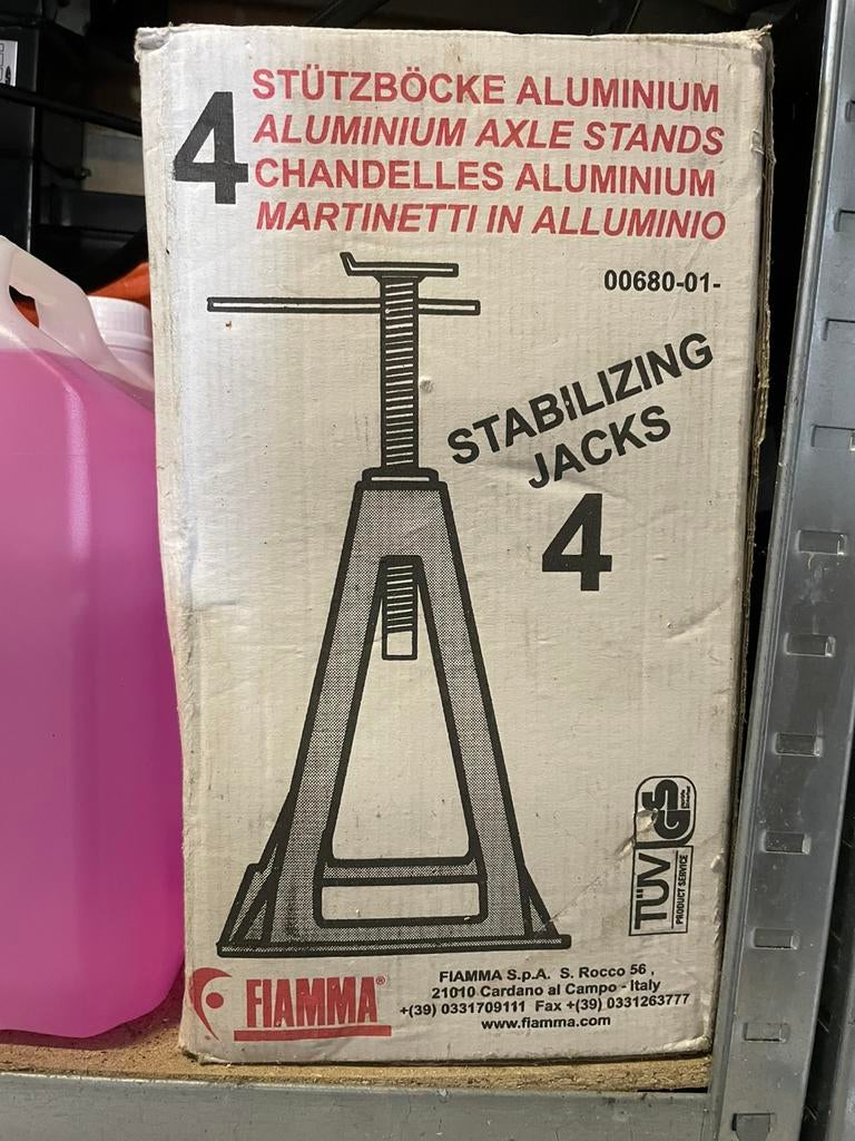 4 st. Stabilizing jacks, Ophalen, Zo goed als nieuw, Schaarkrik