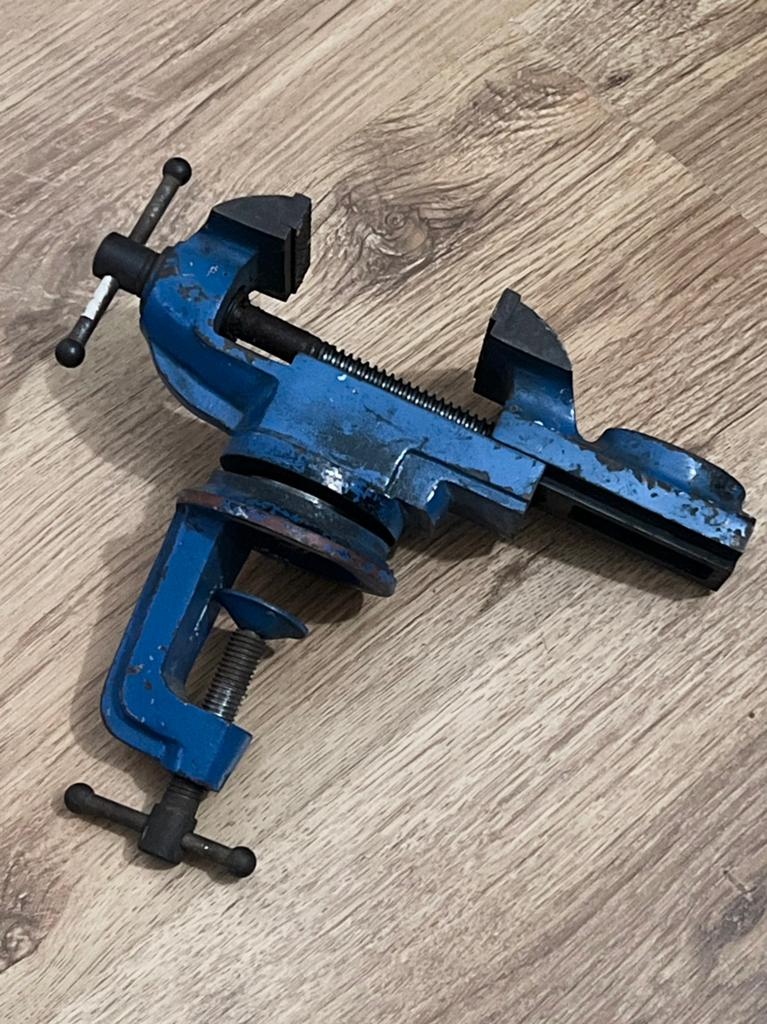 Vintage mobiele blauwe bankschroef met tafelklem, Ophalen of Verzenden, Gebruikt