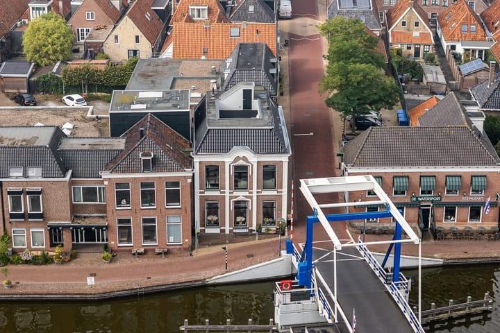 Uniek grachtenpand op toplocatie – wonen, werken of B&B, Woudsend, Tot 200 m², Hoekwoning, 7 kamers
