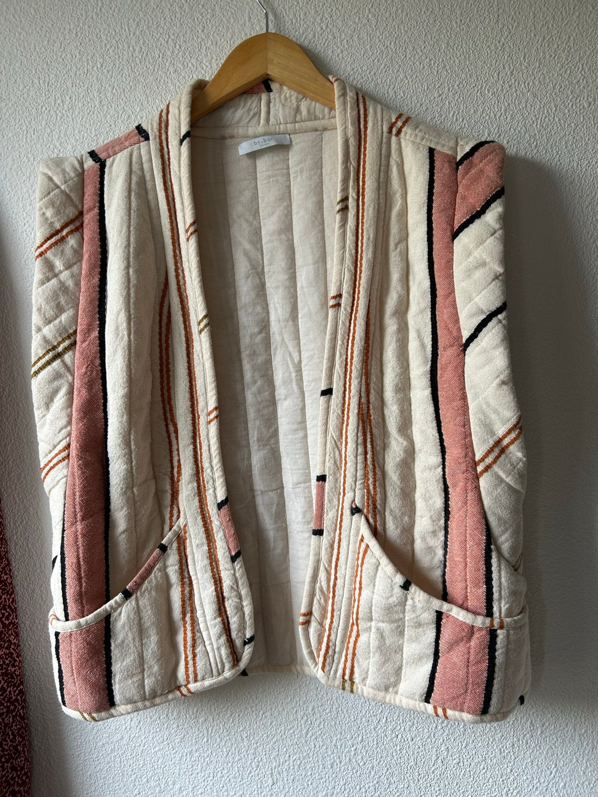 BY-Bar gewatteerd gilet met strepen, Verzenden, Maat 38/40 (M), Beige