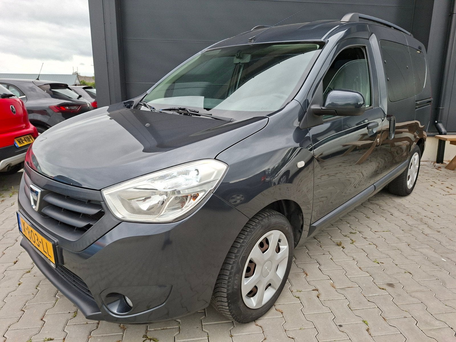 Dacia Dokker 1.2 115pk *83.000 Km* LUXE TYPE 2013 Grijs, Auto's, Dacia, Voorwielaandrijving, 4 cilinders, Airconditioning, 57 €/maand