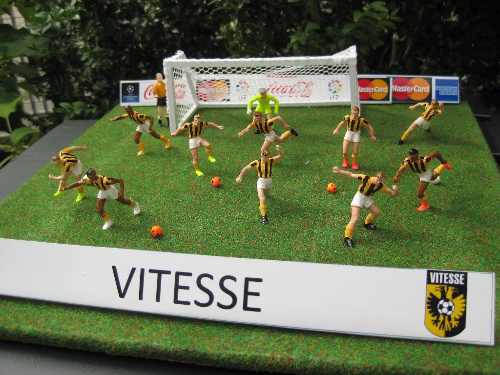 VITESSE, Verzenden, Zo goed als nieuw, Vitesse, Vaantje of Sjaal