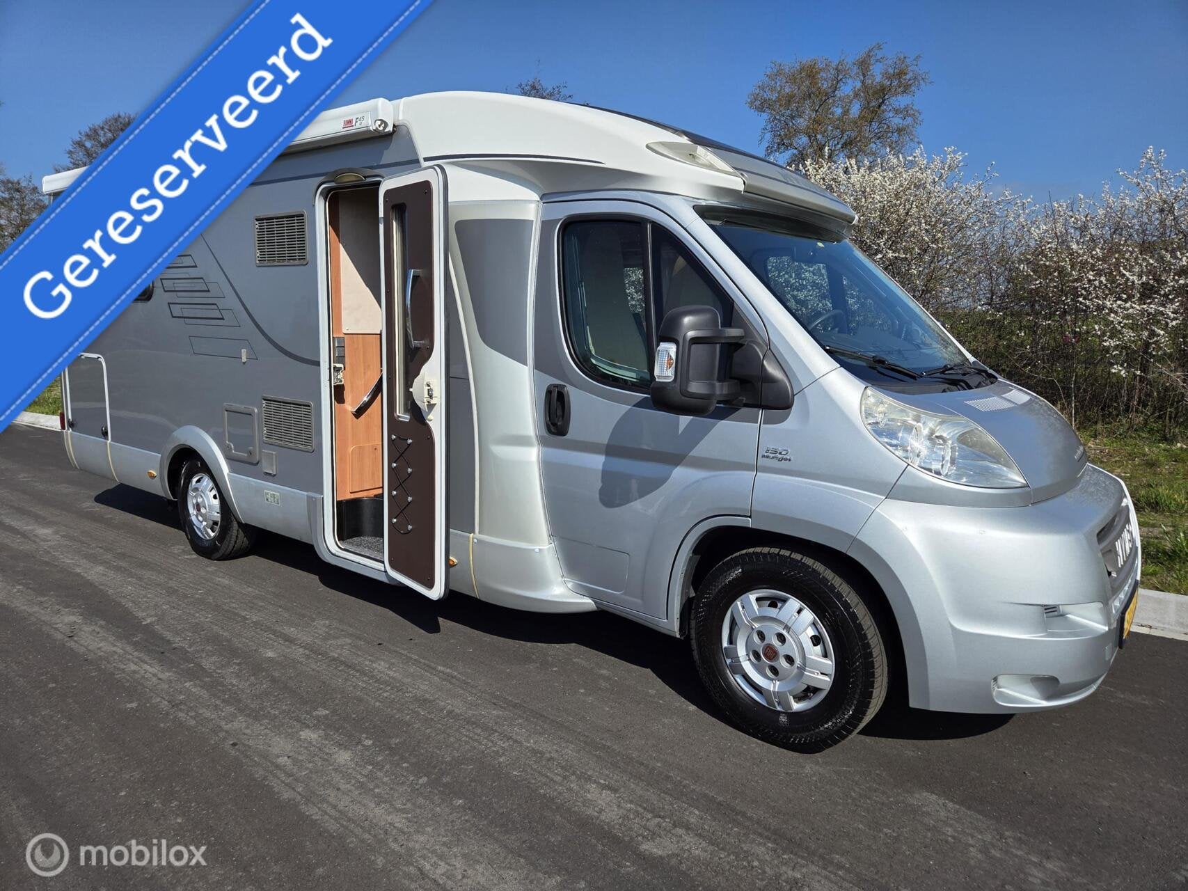 Hymer T 698CL 2.3 131PK ☆Queensbed, Xxl-koelkast, Solar☆, Caravans en Kamperen, Campers, 7 tot 8 meter, Bedrijf, Hymer, Half-integraal