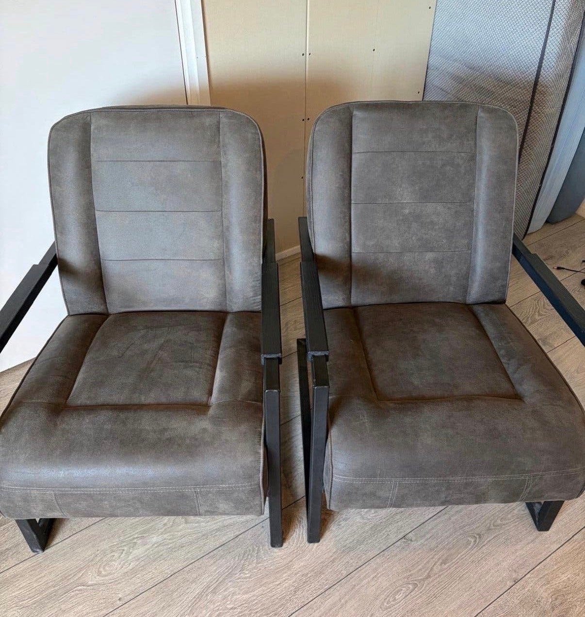 Twee zeer nette en kwalitatief goede stoelen, Ophalen, Twee, Bruin, Zo goed als nieuw