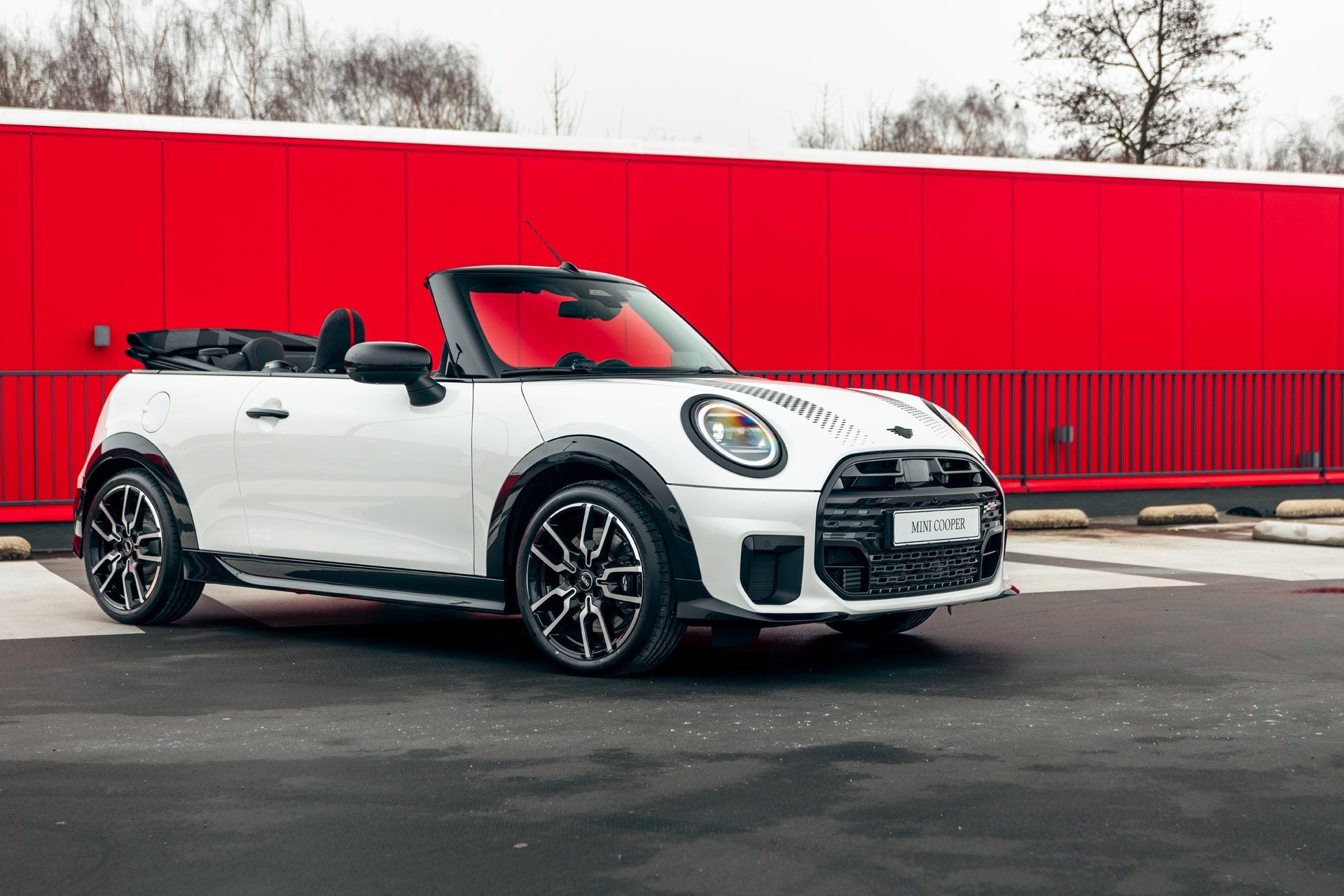 MINI Cabrio S Automaat / John Cooper Works / Pakket XL / 18", 4 cilinders, Cabriolet, Wit, Nieuw