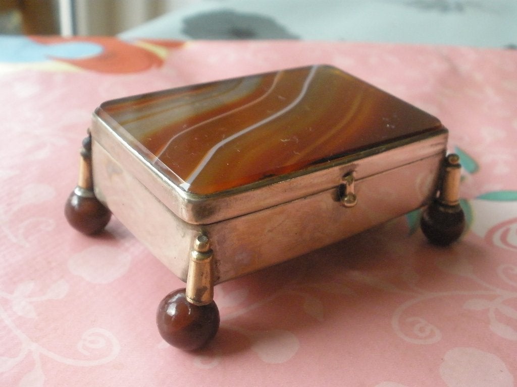 Pillendoosje Met streepagaath uit Zeeuwse Boedel., Antiek en Kunst, Ophalen of Verzenden