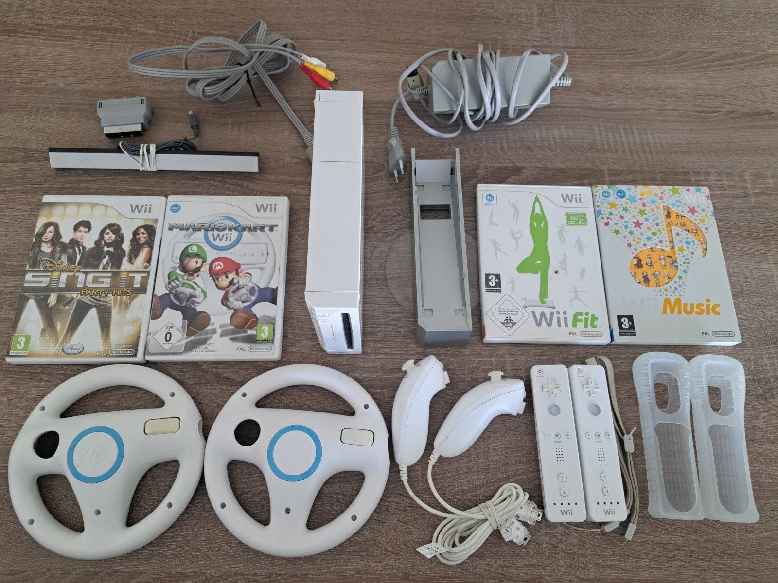 Nintendo wii met mariokart, Ophalen of Verzenden, Gebruikt, Met 2 controllers, Met stuurtje