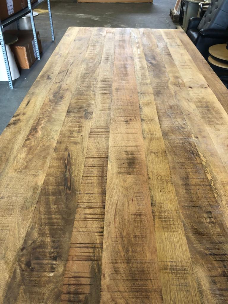 Nieuwe eettafel massief mangohout met stalen poten 220x100cm, Huis en Inrichting, Tafels | Eettafels, Ophalen, 100 tot 150 cm
