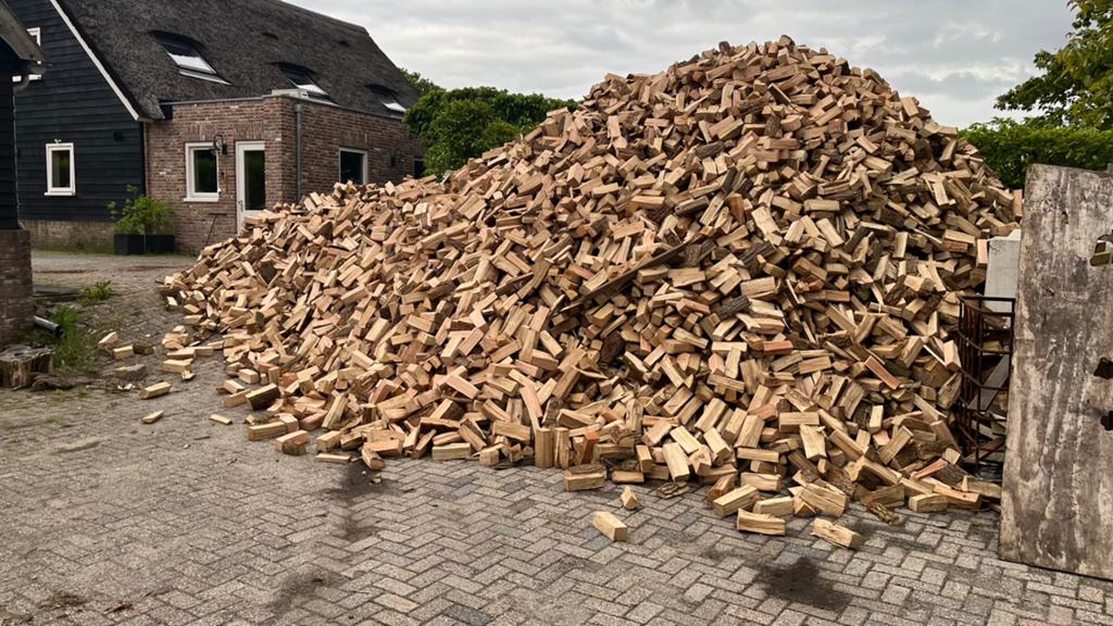 Nieuwe lading eiken kachelhout, Tuin en Terras, Haardhout, 6 m³ of meer, Ophalen, Eikenhout