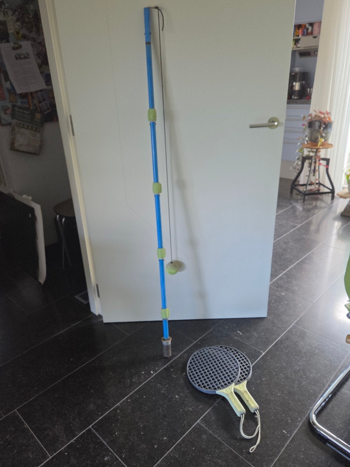 Tennispaal met 2 rackets voor uren speelplezier, Sport en Fitness, Tennis, Ophalen of Verzenden