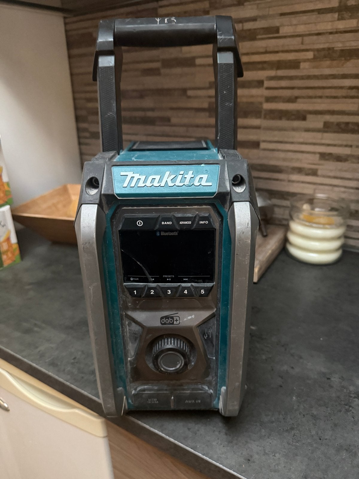 Makita MR007G Bouwradio - Defecte printplaat (voor onderdele, Ophalen, Niet werkend, Bouwradio