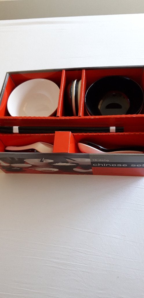Nieuw chinese set 16 delig 4 persoons, Nieuw, Ophalen of Verzenden, Bord(en), Overige stijlen