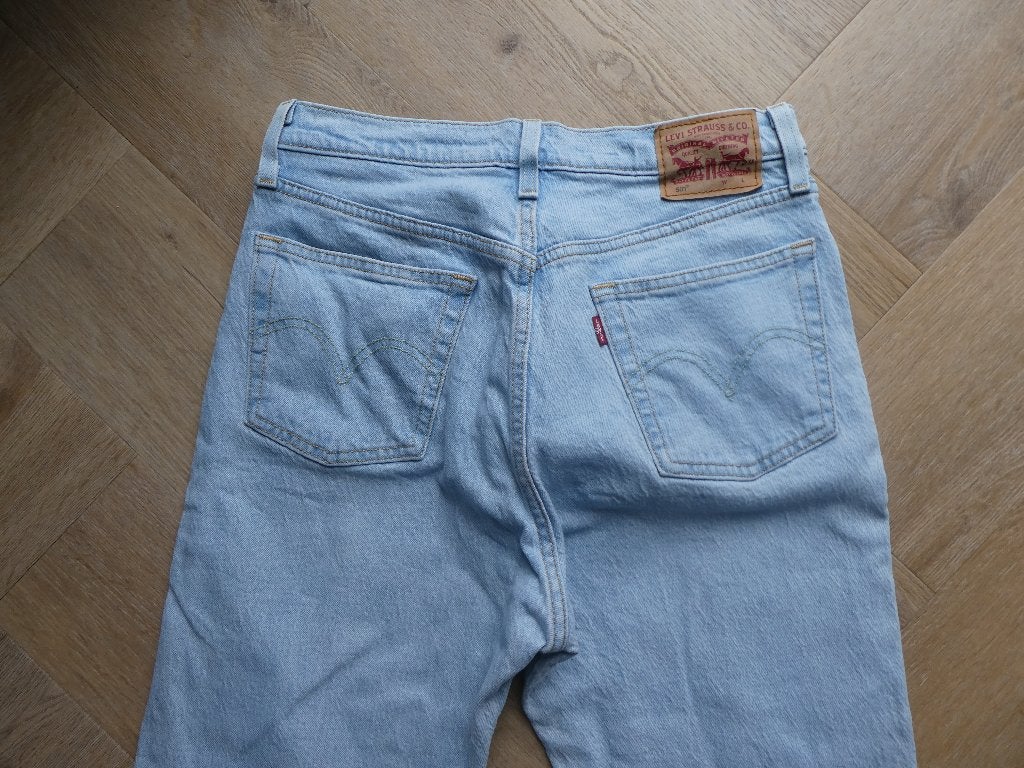 Mooie Levi 501 met knoopsluiting spijkerbroek maat 28-30, Blauw, Ophalen of Verzenden, Zo goed als nieuw, W28 - W29 (confectie 36)