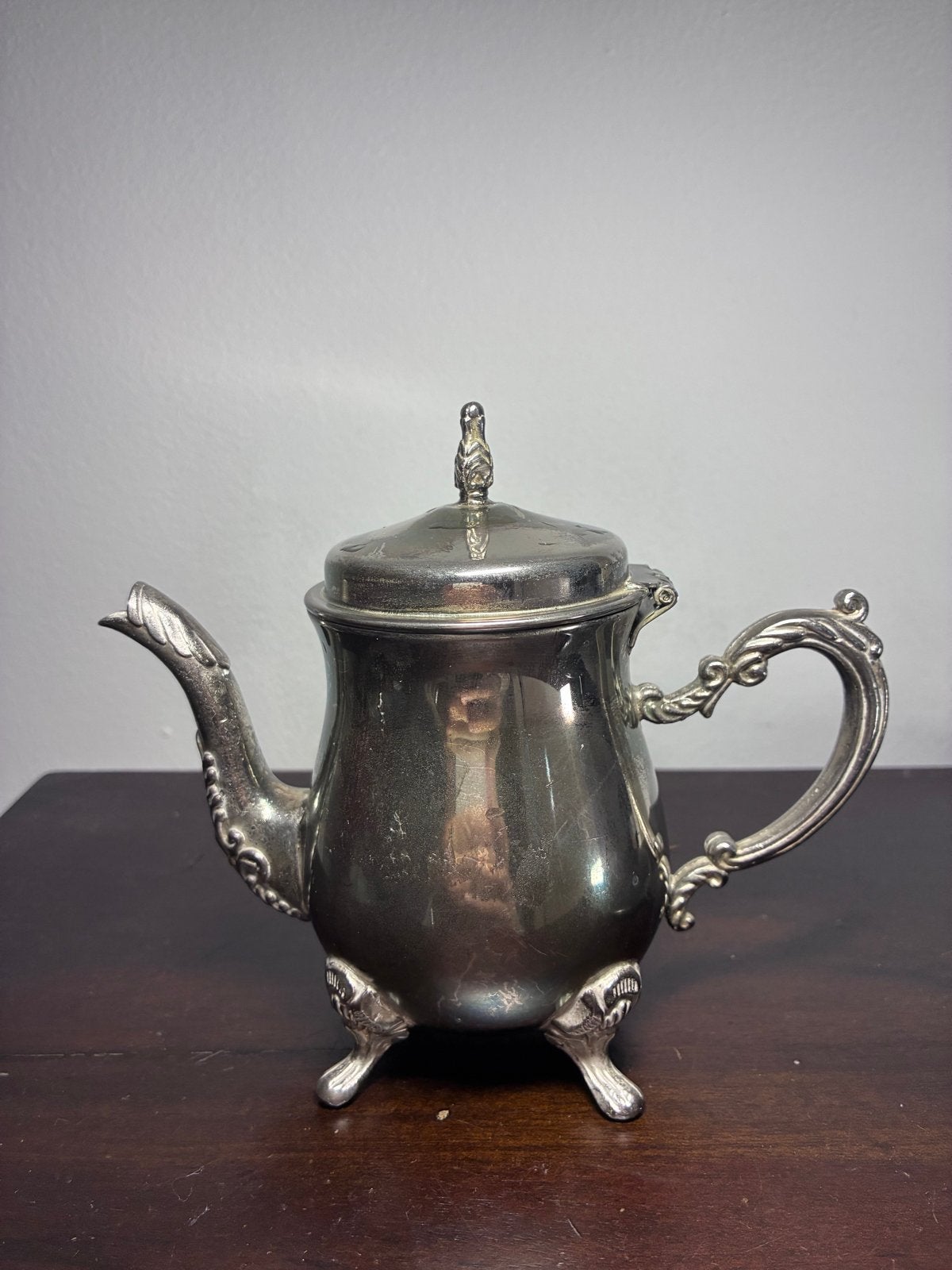 Antieke verzilverde Theepot met Sierlijke Details, Antiek en Kunst, Ophalen of Verzenden, Zilver