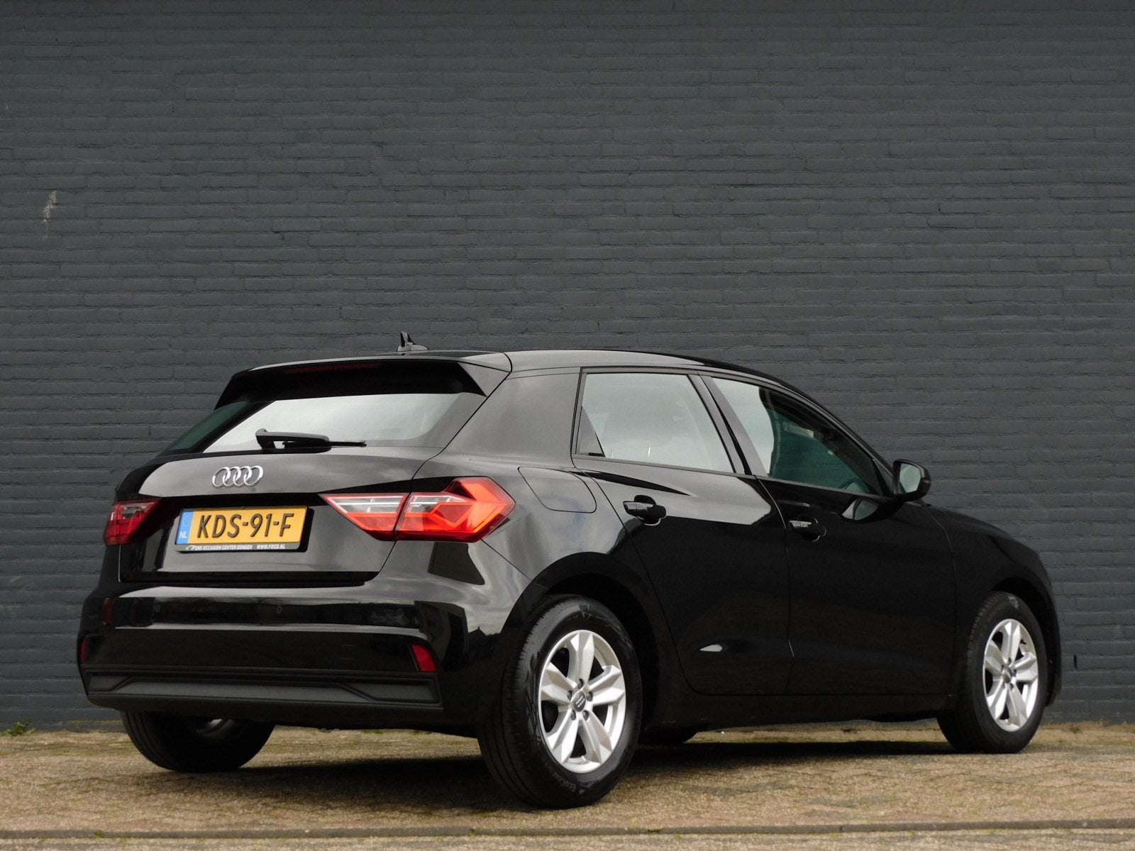 Audi A1 Sportback 25 TFSI edition one 1e EIGENAAR! CARPLAY/A, Auto's, Audi, Stof, Euro 6, Zwart, Bedrijf
