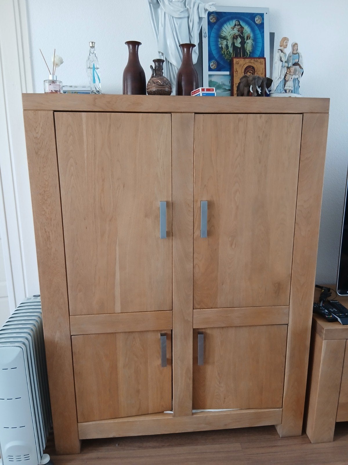 kast tvkast & salontafel €35 per stuk, Ophalen