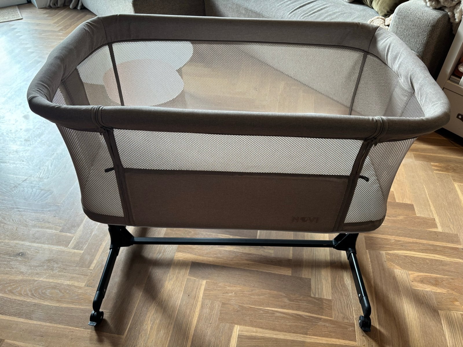 Co-sleeper Novi met Aerosleep topper en hoeslakens, Ophalen of Verzenden, Zo goed als nieuw