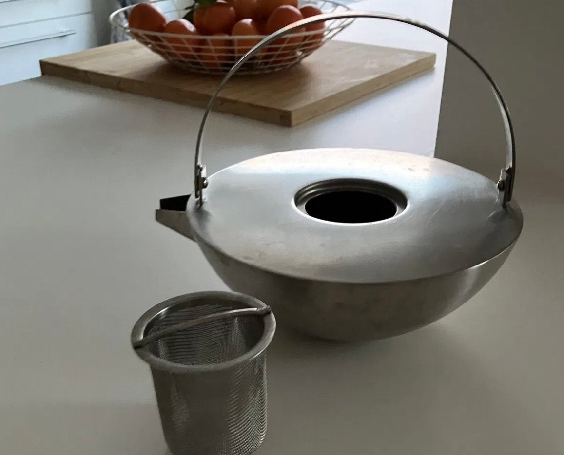 Blomus 'Asia' theepot van geborsteld roestvrij staal (RVS), Zilver, Zo goed als nieuw, Metaal, Ophalen