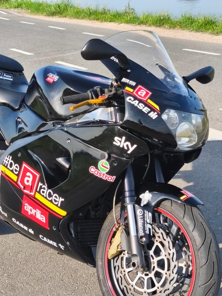 Aprilia RSV Mille 1000cc 2001 - MotoGP Silverstone Replica, Motoren, Motoren | Aprilia, Sportuitlaat, 2 cilinders, Super Sport