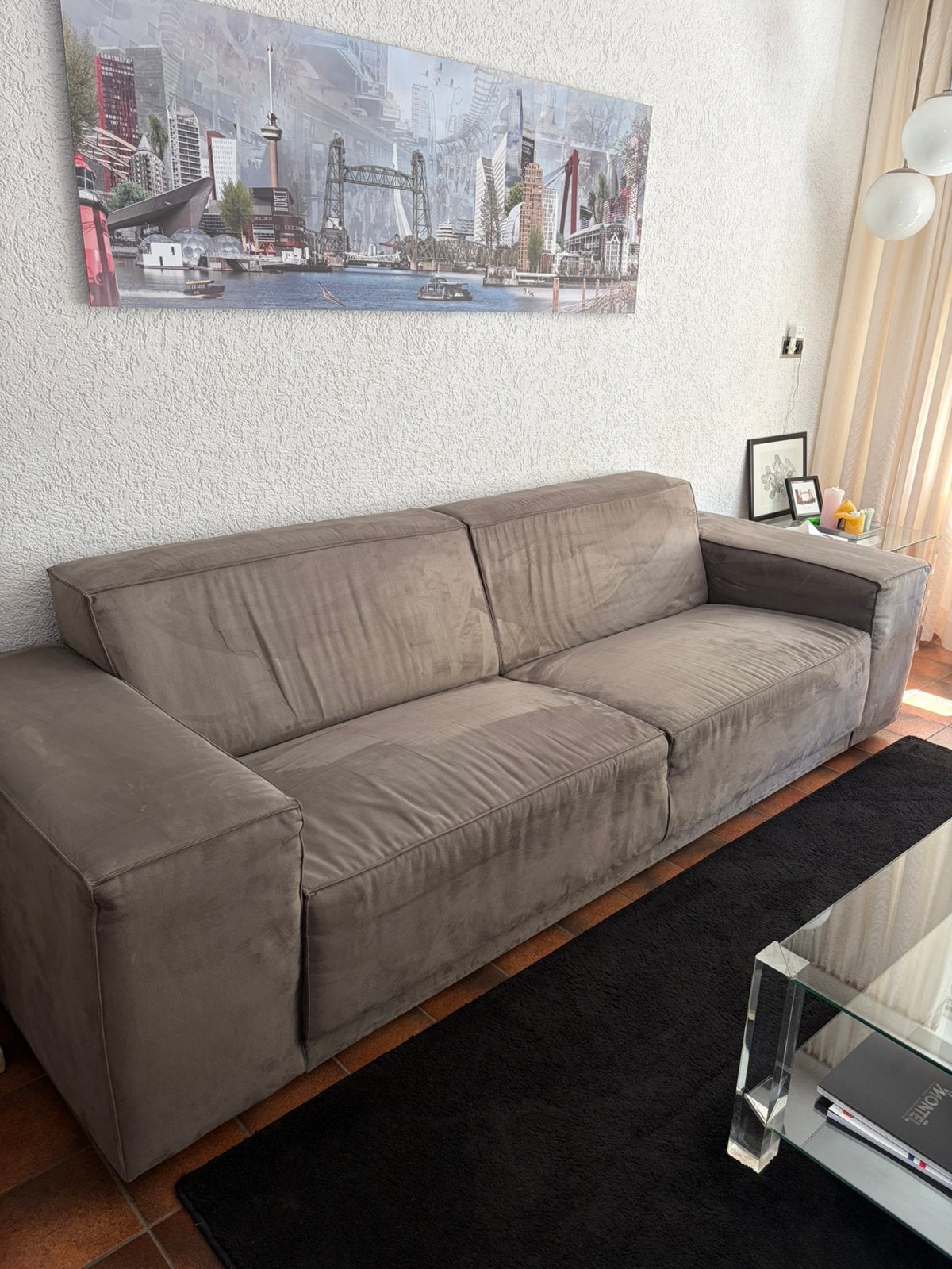 Fijne grijze alcantara bank van Flow wonen, Ophalen, Gebruikt, Stof, Modern