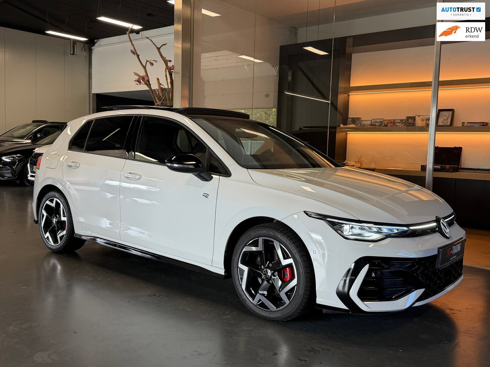 Volkswagen Golf 8.5 1.5 eTSI R-Line Facelift Panorama IQ-lig, Auto's, 4 cilinders, 150 pk, Wit, Origineel Nederlands