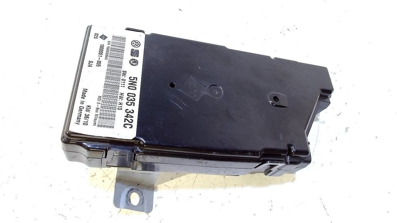 Regeleenheid Skoda Superb, Onderdelen@venauto.nl, Van der Ven Autorecycling B.V., Gebruikt, Ettenseweg 76, 4706 PB Roosendaal, The Netherlands