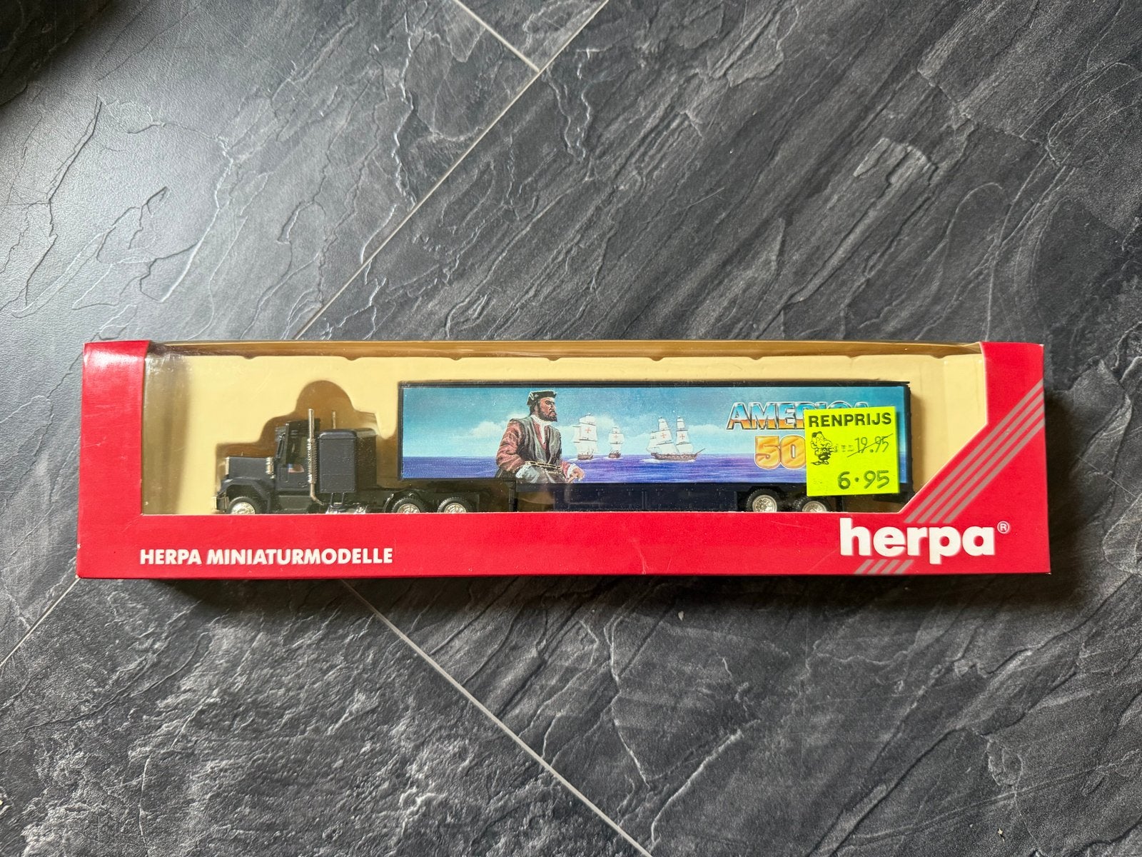 Herpa Miniatuurmodel Vrachtwagen 'America 500 jaar', Overige merken, 1:50 of kleiner, Nieuw, Ophalen of Verzenden