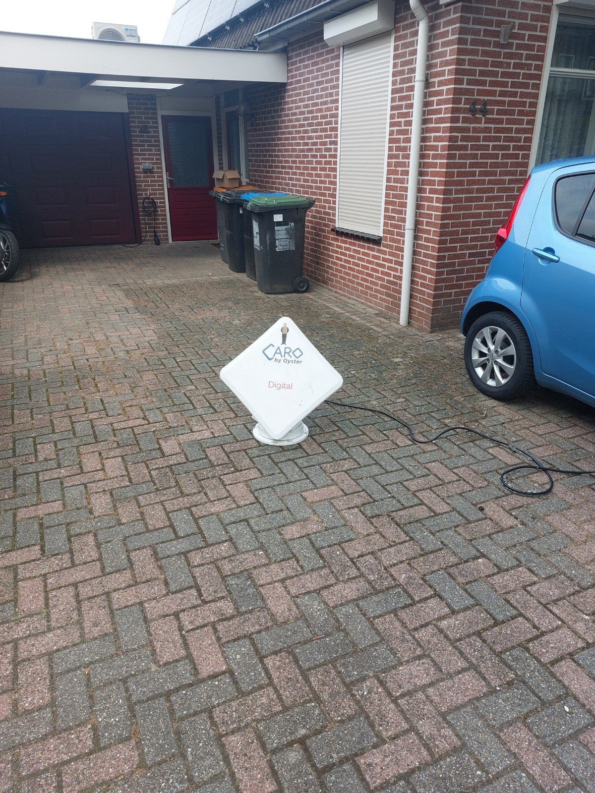 Caro by Oyster digitale schotelantenne met ontvanger, Ophalen, Gebruikt, (Schotel)antenne, Overige merken