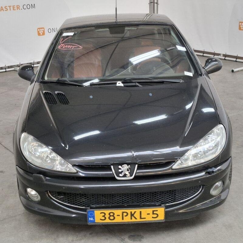 Personenauto, Peugeot, 206 CC, 1.6-16V, 2003, 4 cilinders, Cabriolet, 4 stoelen, Zwart