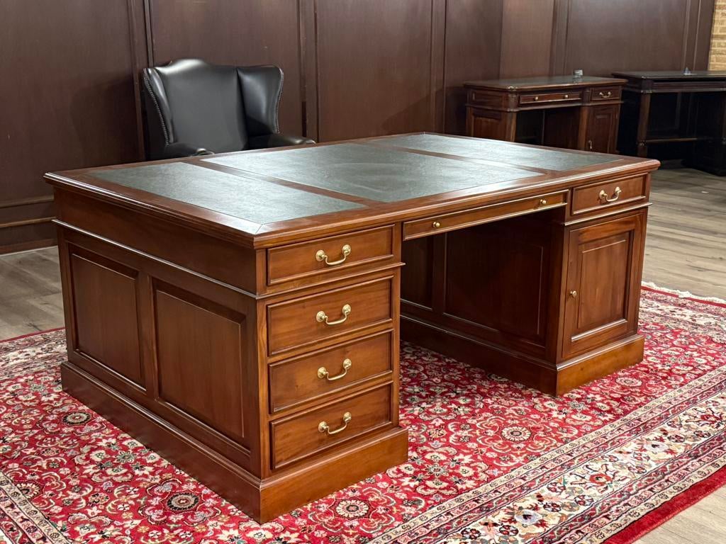 Klassiek Engels bureau (partnerdesk) #638, Huis en Inrichting, Bureaus, Ophalen of Verzenden, Zo goed als nieuw