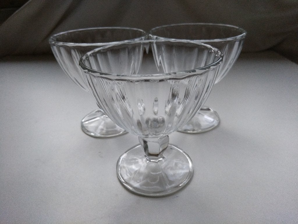 3 Champagne COUPES,  10 cm hoog, kelk 10 cm doorsnee, Ophalen of Verzenden