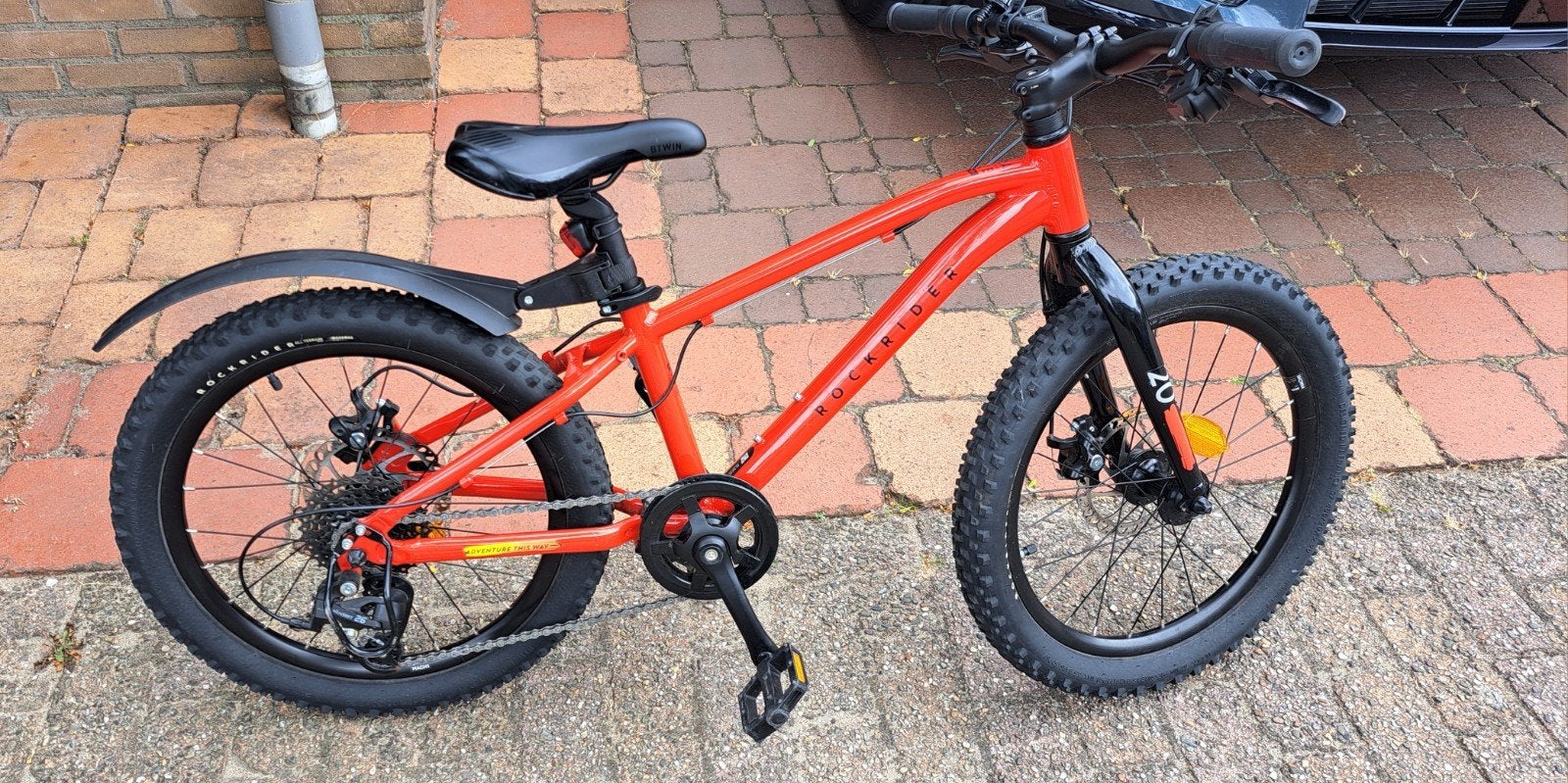 Jongensfiets mountainbike rockrider rood 20 inch zgan, Ophalen, 20 tot 24 inch, Aluminium, Zo goed als nieuw