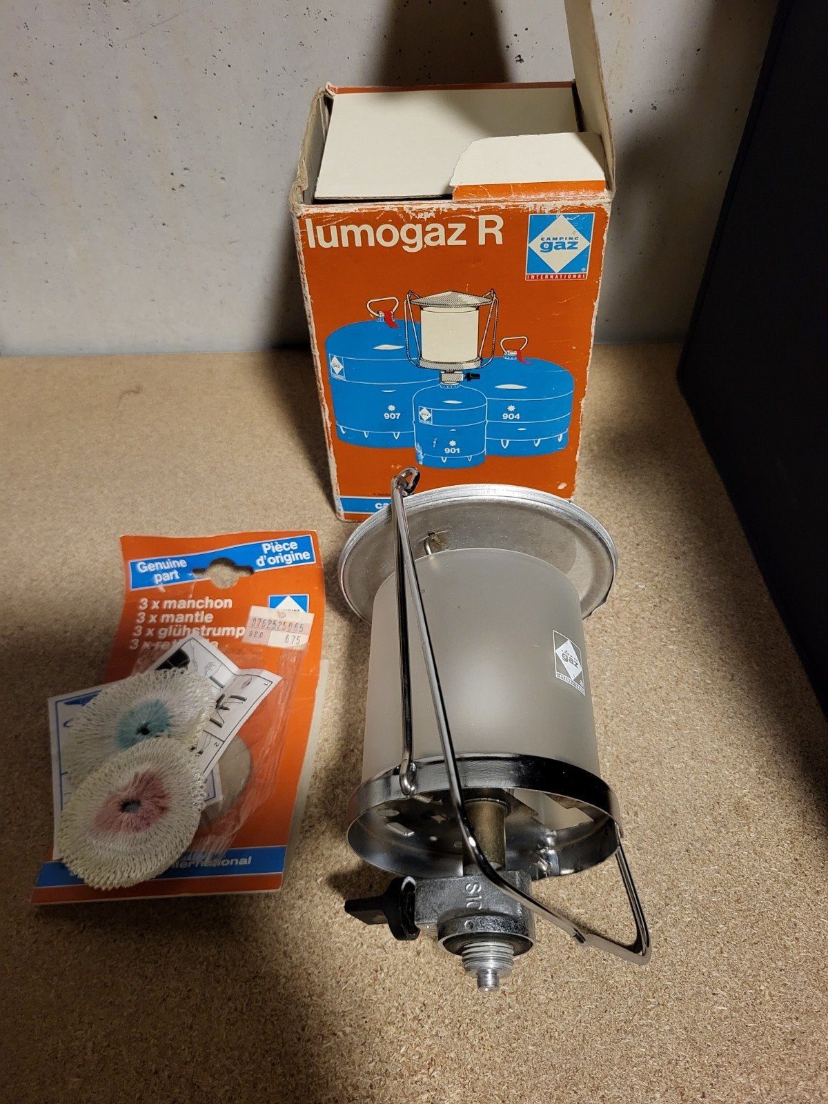 Campingaz Lumogaz R lantaarn met extra gloeikousjes, Ophalen of Verzenden, Gebruikt