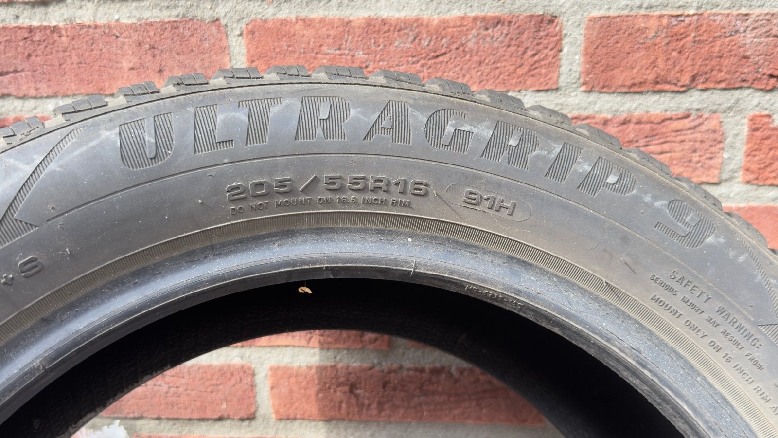 Goodyear UltraGrip 9 Winterbanden 205/55R16, Ophalen, Gebruikt, 16 inch, Band(en)