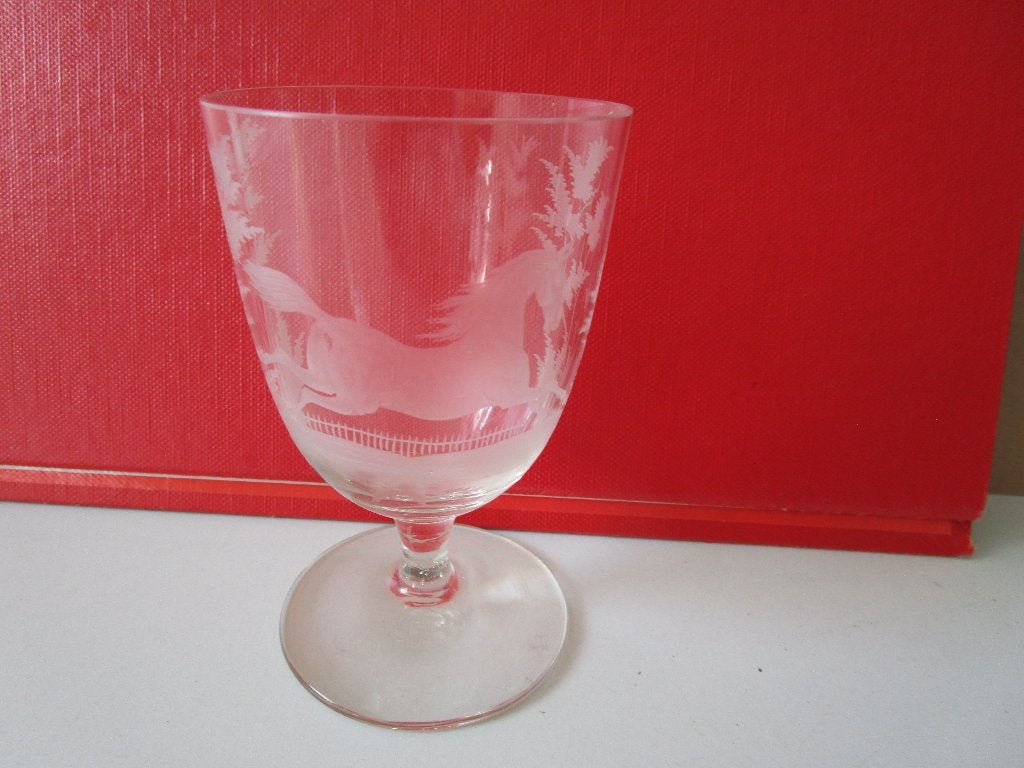 Glas met gravure van een paard en takken / bladeren, 12 cm, Glas of Glazen, Ophalen of Verzenden, Overige stijlen, Glas