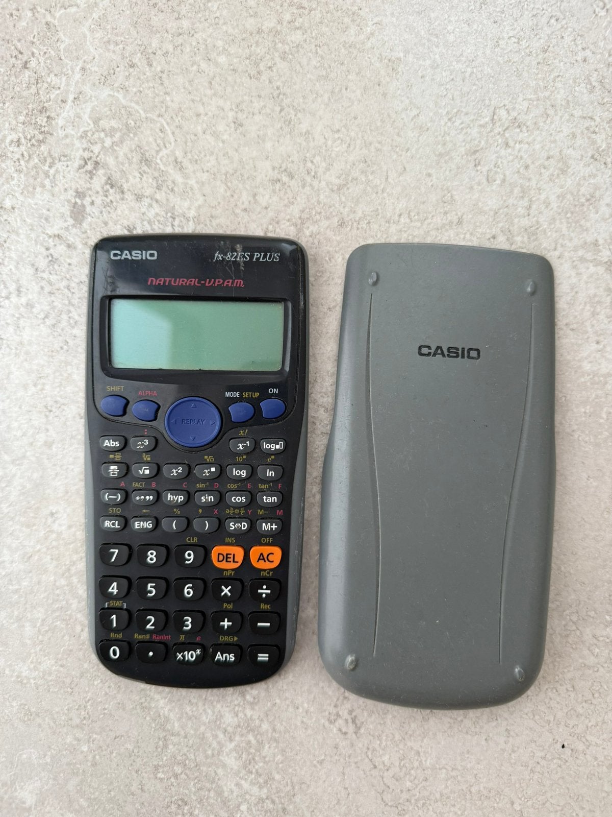 Casio fx-82ES Plus rekenmachine, Diversen, Ophalen of Verzenden, Gebruikt