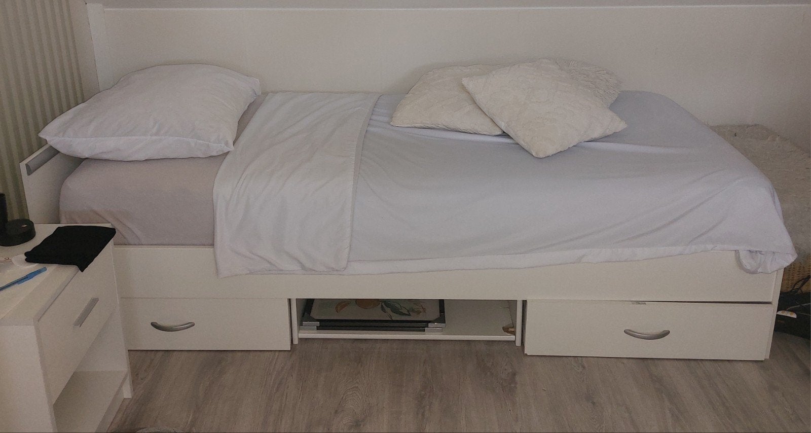 Eenpersoons bedframe 90x200 met 2 lades, Ophalen