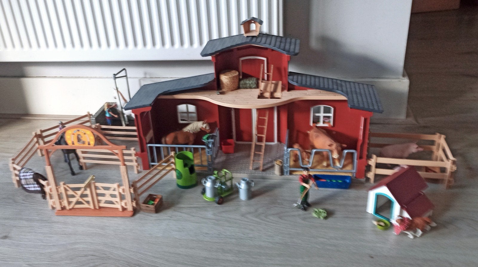 Schleich Boerderij wasplaats veel Dieren en Accessoires, Ophalen of Verzenden, Zo goed als nieuw, Jongen of Meisje