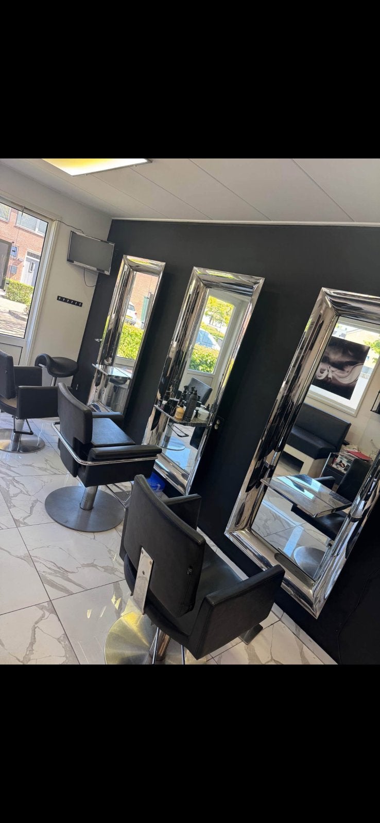 Complete kapsalon interieur